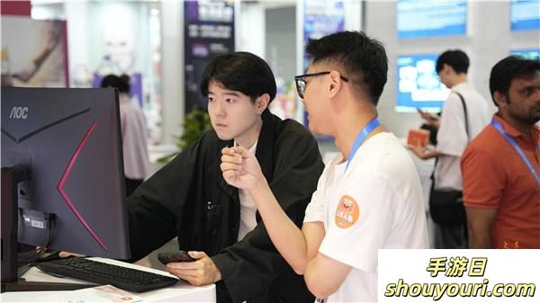 创新驱动新飞跃，螃蟹游戏服务网精彩亮相第三届数贸会