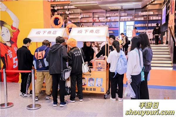 排球少年手游公测迎新携手万达,联合排球世界冠军和清北等高校排协共同演绎,燃爆新征程(图20) 排球少年手游公测迎新携手万达,联合排球世界冠军和清北等高校排协共同演绎,燃爆新征程!