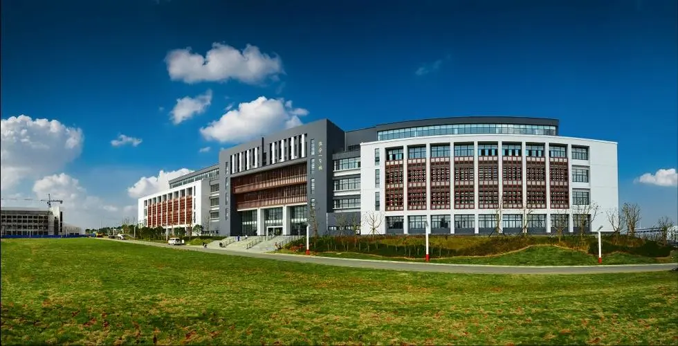 太原理工大学2024年在山西录取分数线、对应位次（附近几年最低录取分数线及位次排名）(图1)