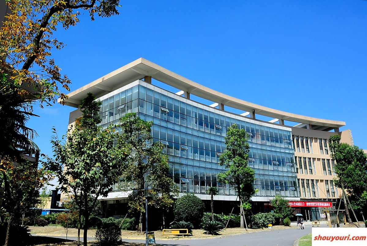 东北大学2024年在广东录取分数线、对应位次（附近几年最低录取分数线及位次排名）(图1)